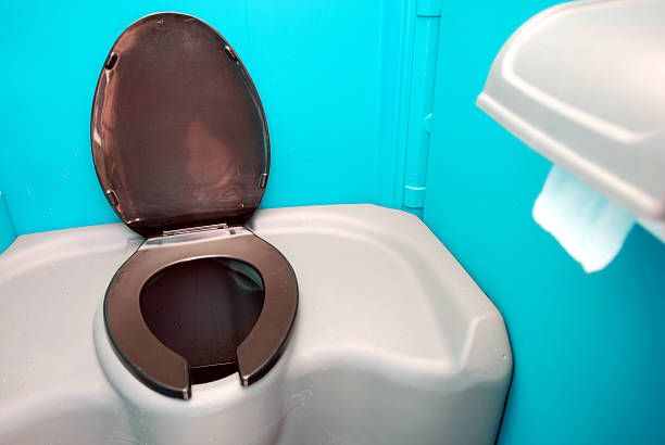 Porta potty delivery and setup in Nevada, IA